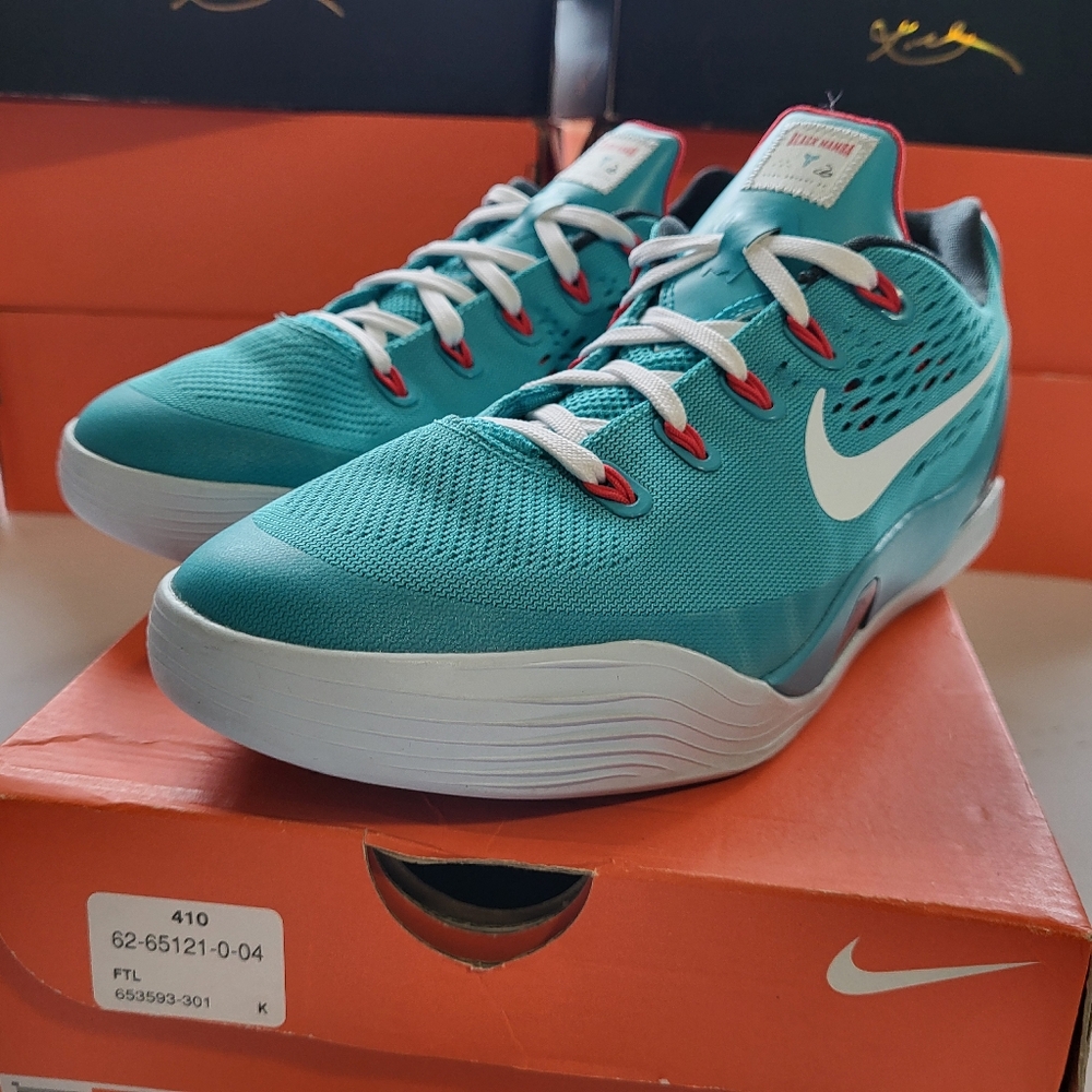 Kobe 9 Nike Dusty Cactus shoes, size 6.5y, excellent condition in original box
